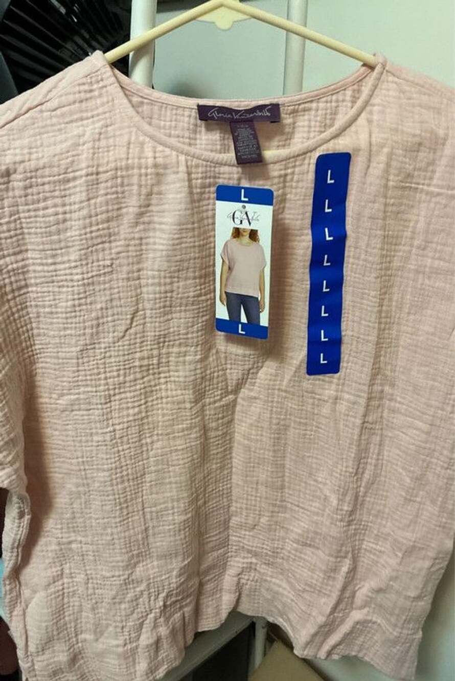 Women’s nwt large Gloria Vanderbilt short sleeve gauze pink blouse